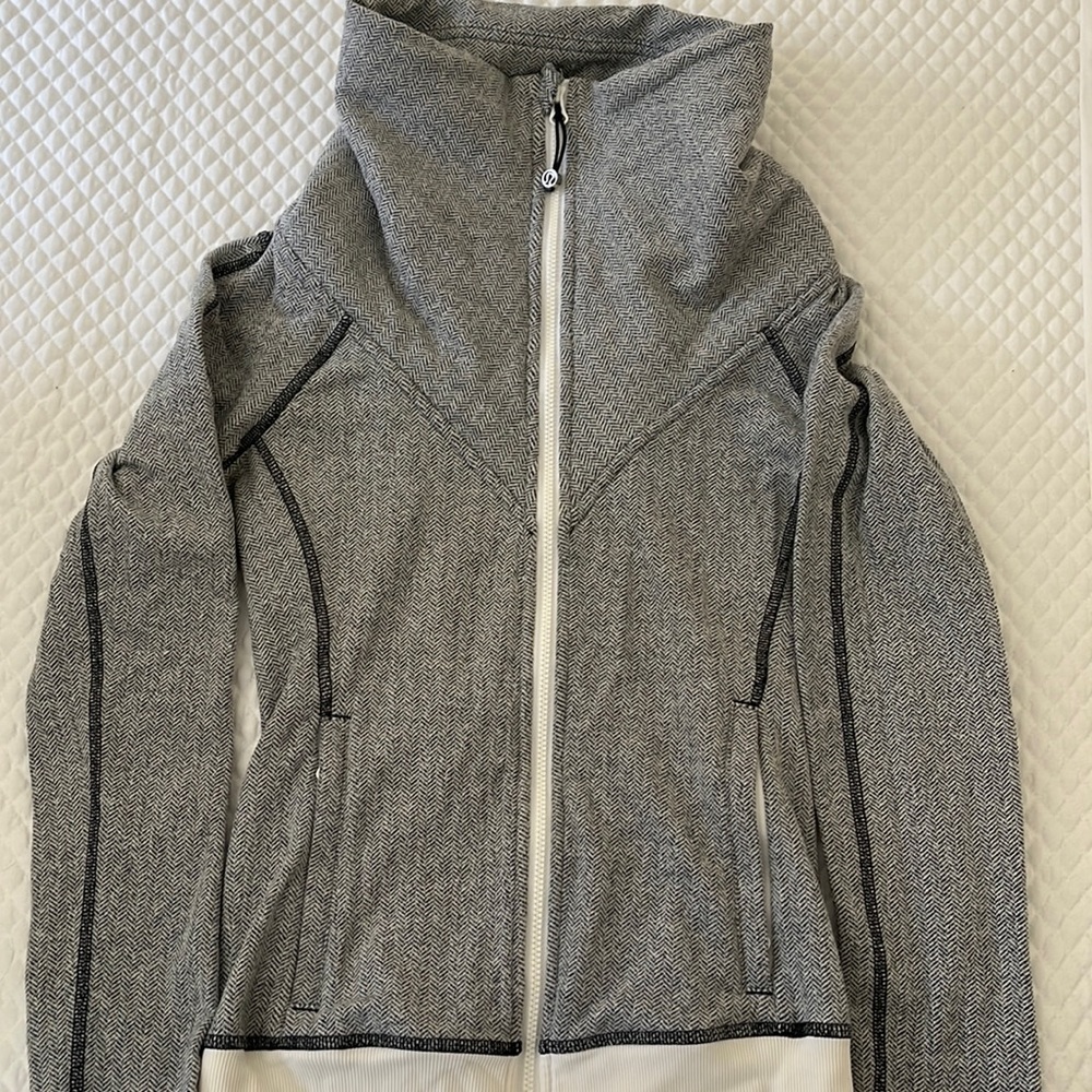 lululemon athletica Funnel Neck Crop Herringbone Jacket size 2
